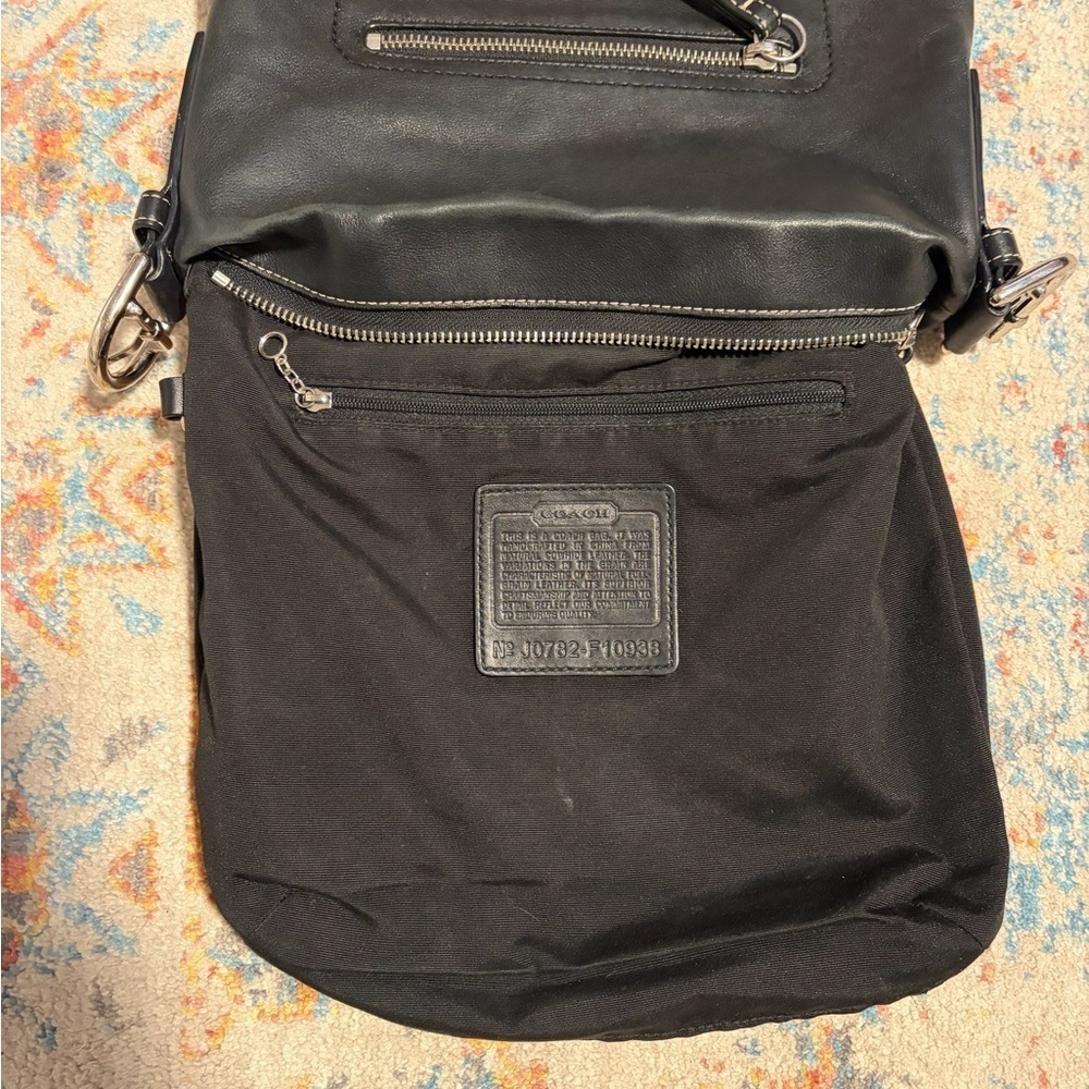 Coach soho slim black leather crossbody bag with contrast stitching - Picture 3 of 10